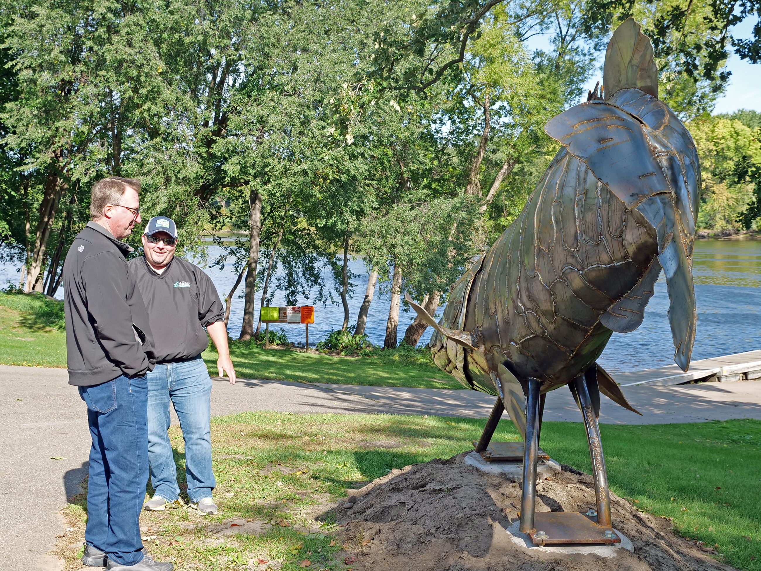 Mark Ellison speaking with PAR Director Tom Pawelk